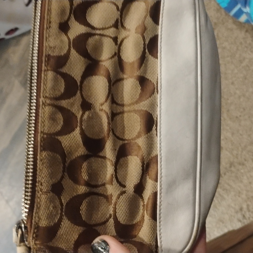 Coach Tan and Cream Signature Demi 6094